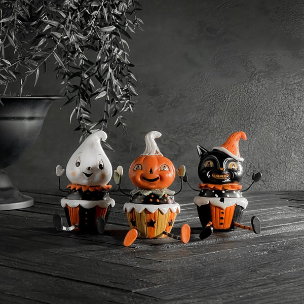 Johanna Parker Design Halloween Cupcake Shelf Sitter Set – Ghost, Pumpkin, Black Cat